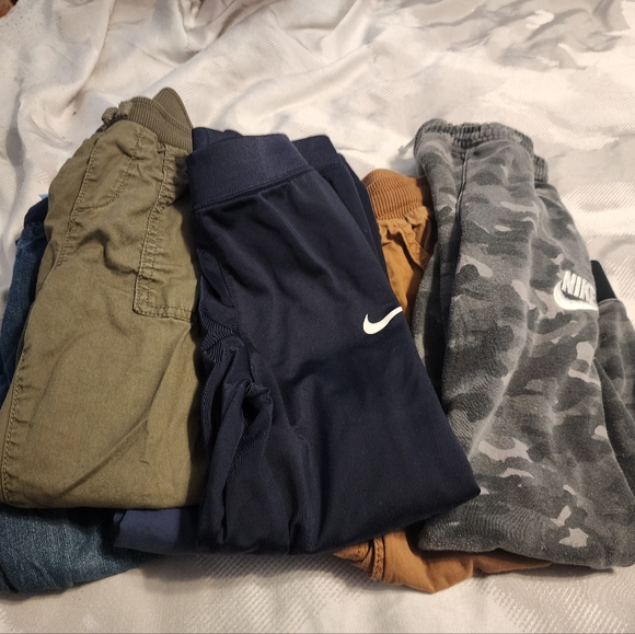 Other - Set of (6) Boys Play pants. Size 6.